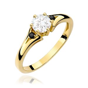 Pierścionek W0076 Biały Szafir 0,60ct żółte złoto z czarnymi diamentami