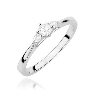 Pierścionek W0608 z diamentami białe złoto